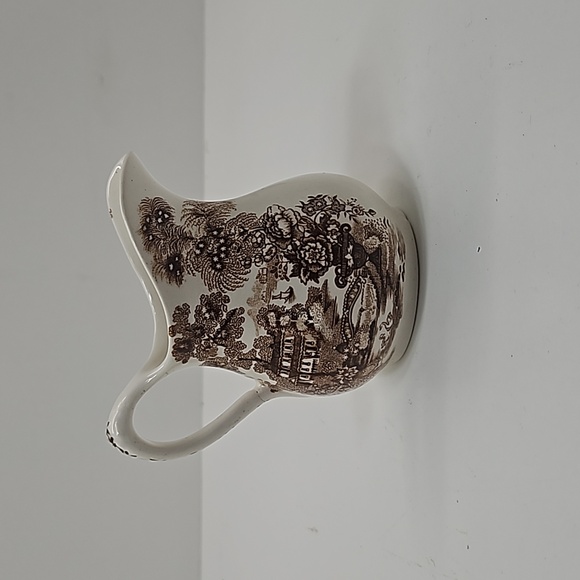 Royal Staffordshire Tonquin Brown Creamer ABSOLUTELY BEAUTIFUL - Picture 1 of 6